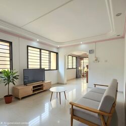 Blk 742 Tampines Green Vale (Tampines), HDB 5 Rooms #573381711